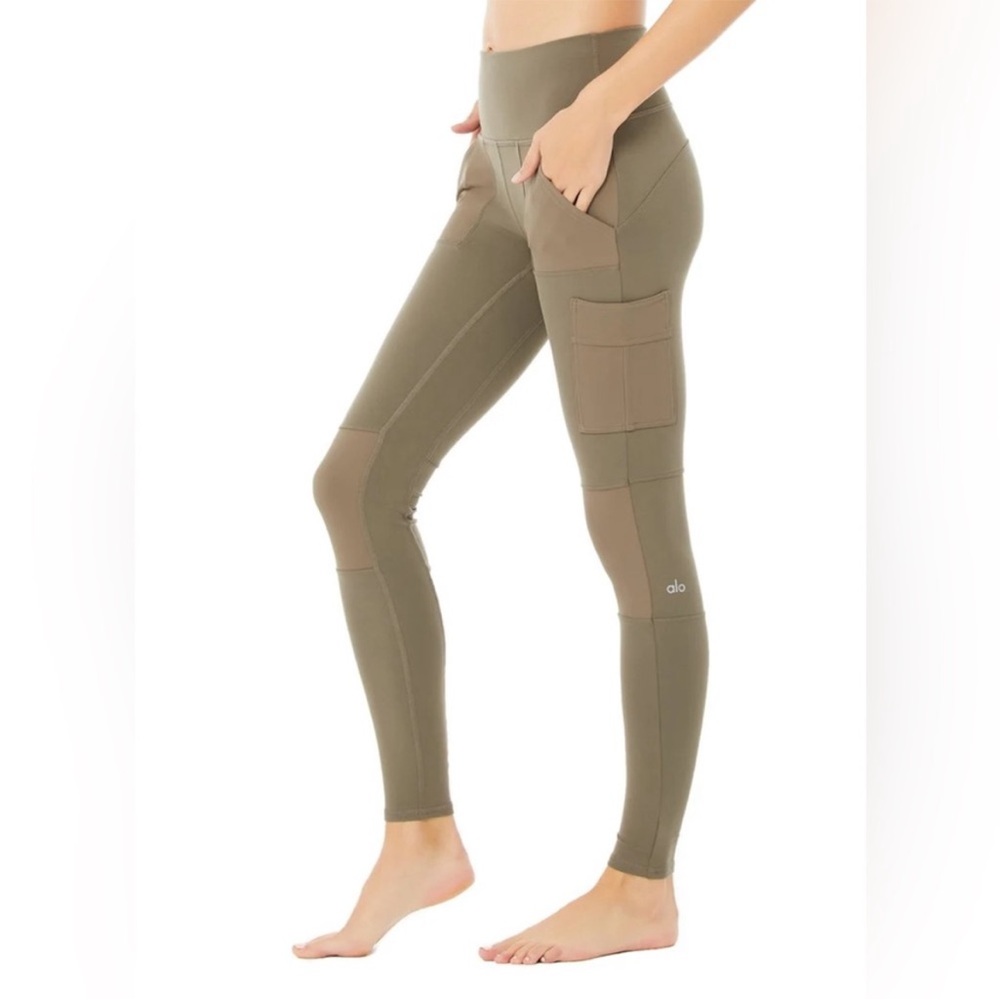 ALO Yoga - High Waist Cargo Legging